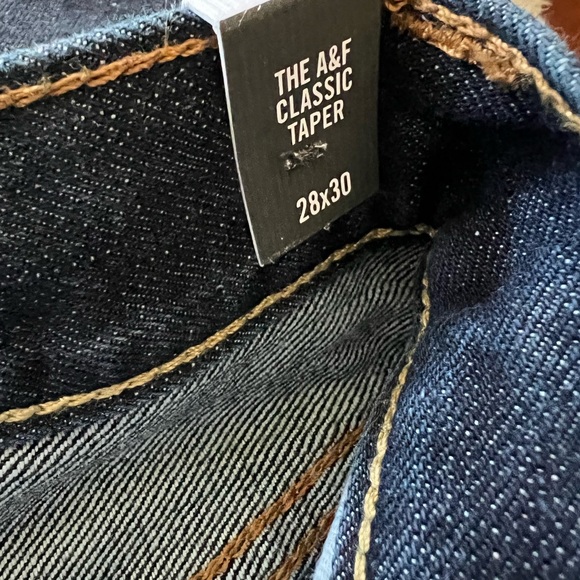 Abercrombie & Fitch 👖 Classic Taper Button-fly jeans. 
Size 28x30 - Picture 7 of 7